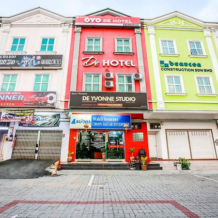 Oyo 89332 De Hotel Teluk Intan Eksteriør billede