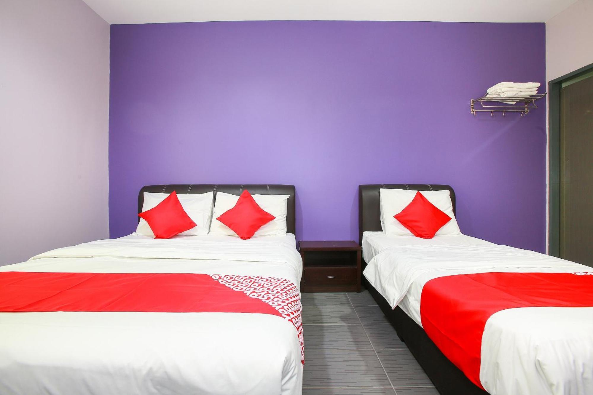 Oyo 89332 De Hotel Teluk Intan Eksteriør billede