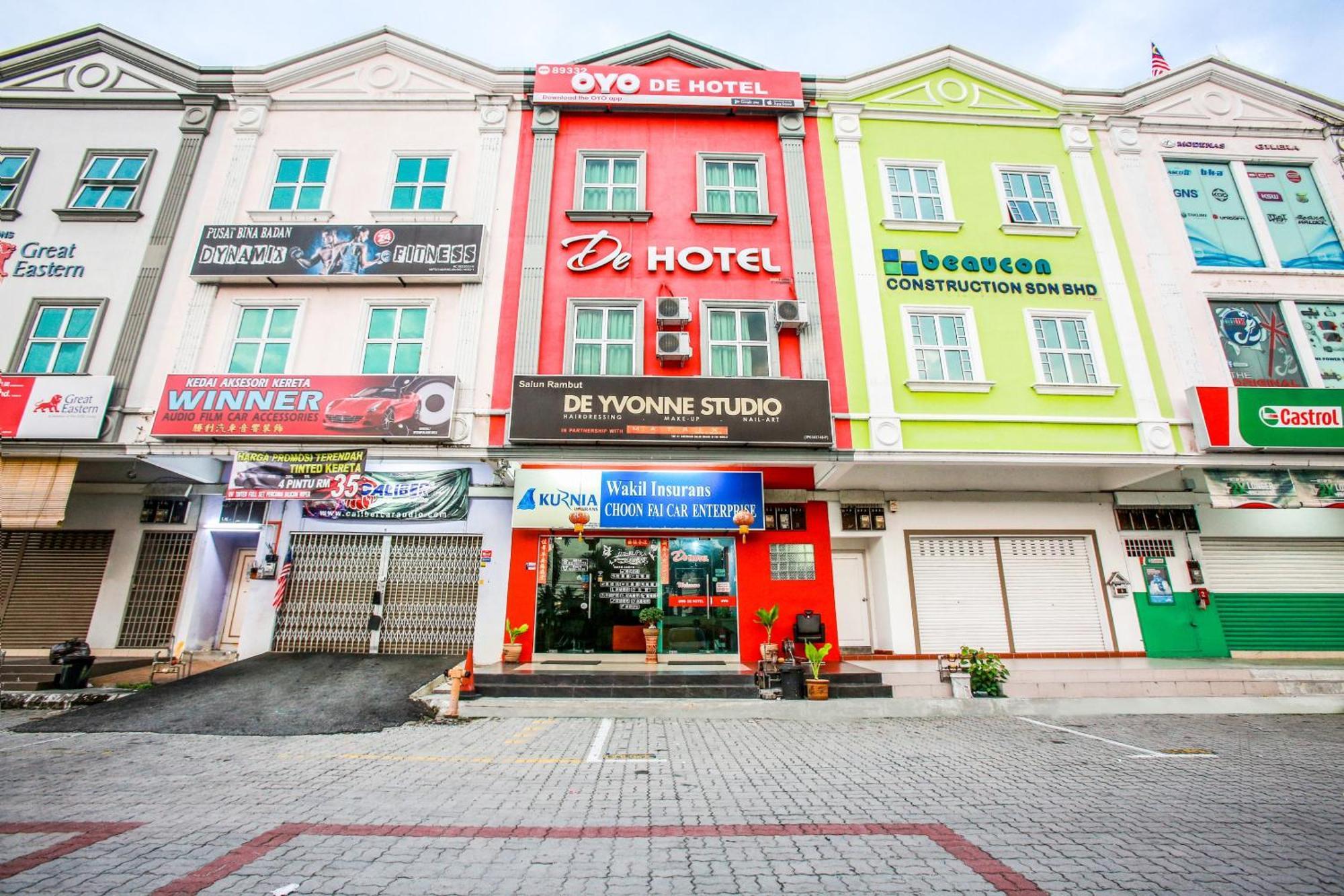 Oyo 89332 De Hotel Teluk Intan Eksteriør billede