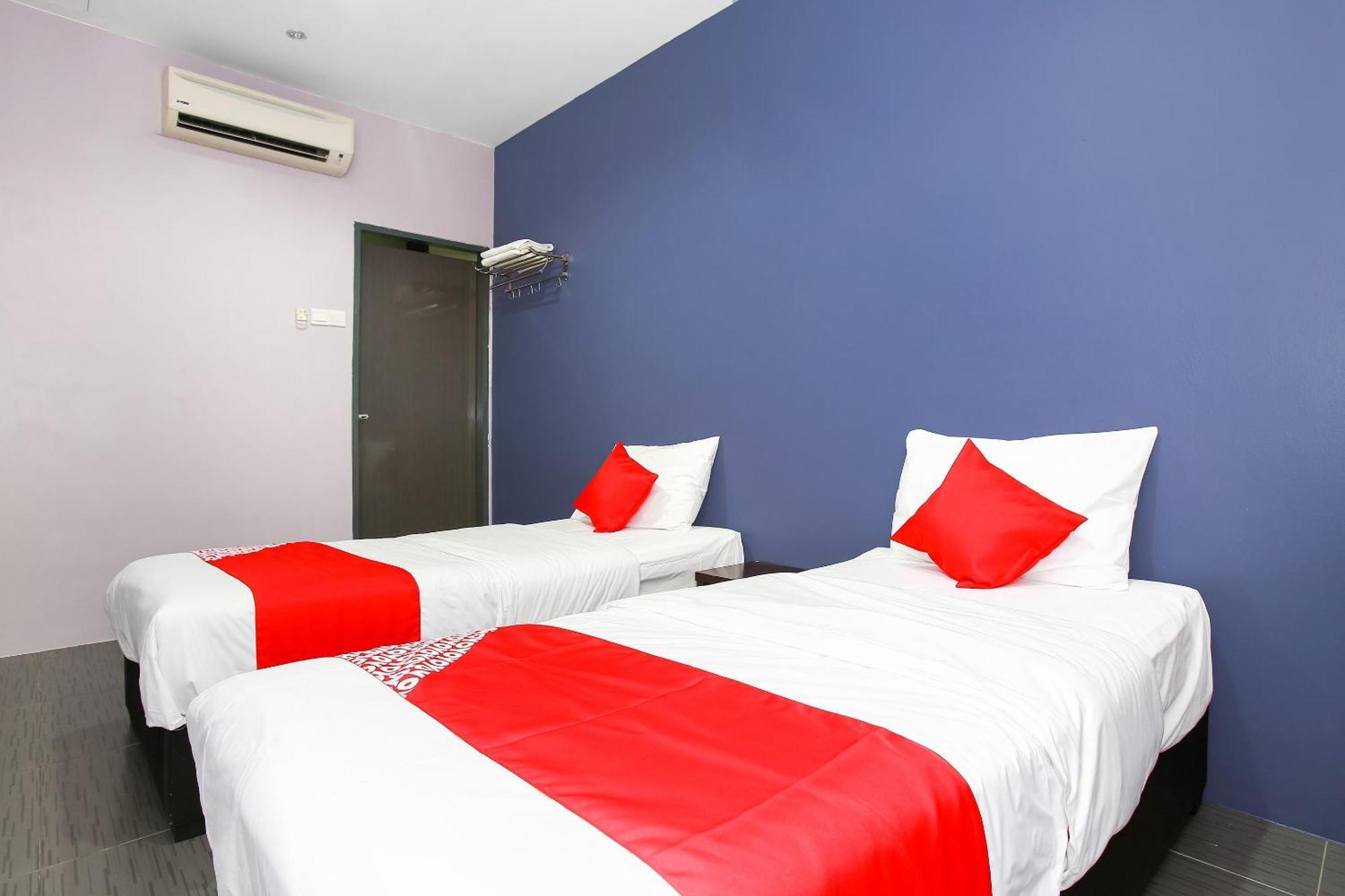 Oyo 89332 De Hotel Teluk Intan Eksteriør billede